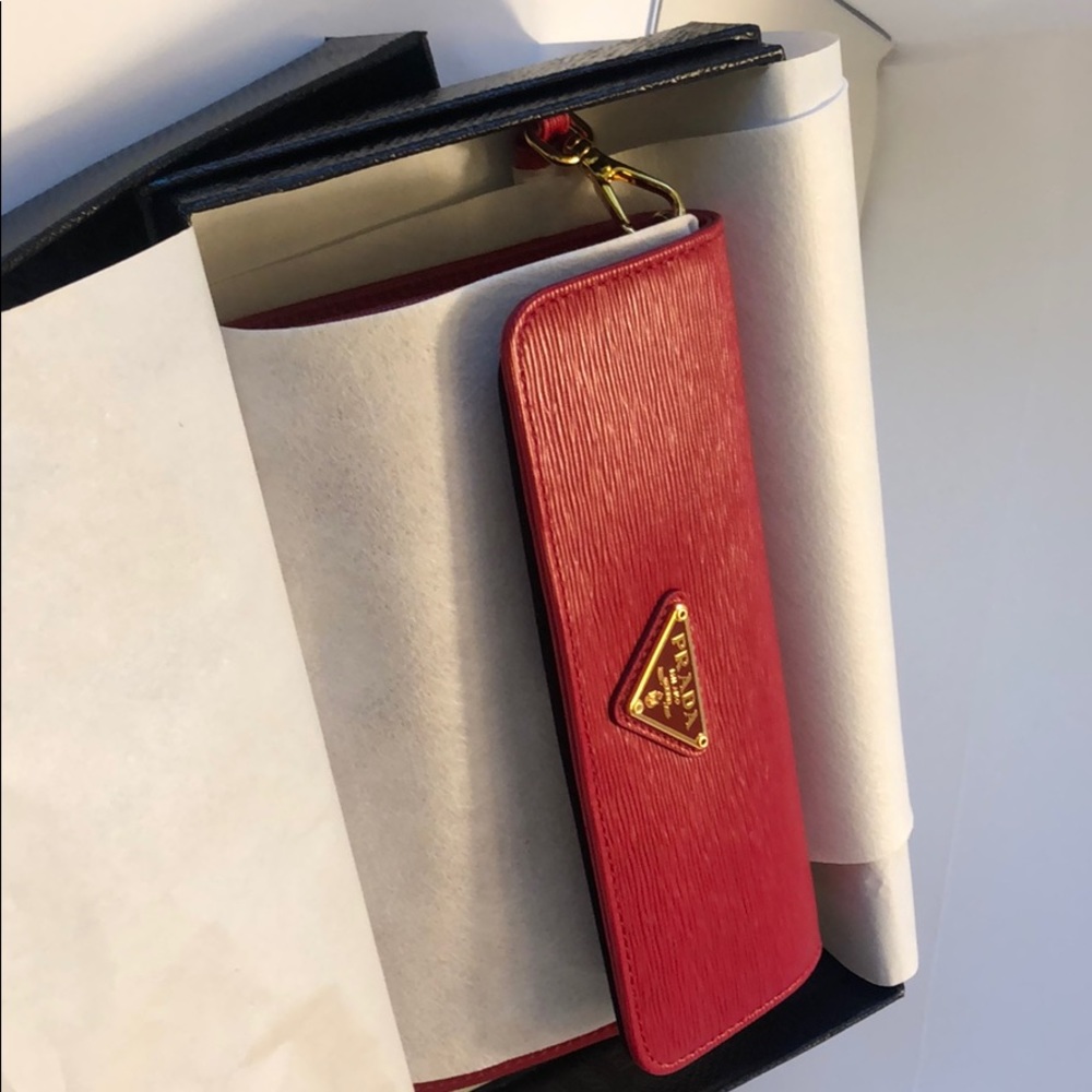Prada women’s wallet
